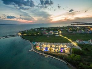 Holiday Home Strandvilla Miri Rose mit beheizbarem Pool by Interhome