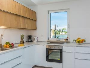 Holiday Home Strandvilla Miri Rose mit beheizbarem Pool by Interhome