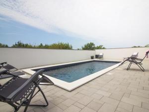 Holiday Home Holiday home Sandra by Interhome