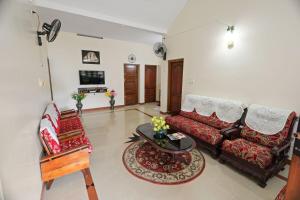Luxury Oasis 3BR AC Villa- Garden & Balcony Lounge