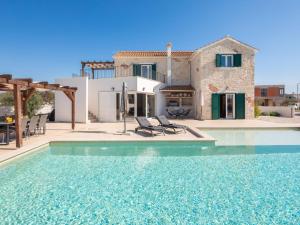 Holiday Home Villa Vallis by Interhome