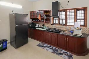 Luxury Oasis 3BR AC Villa- Garden & Balcony Lounge