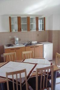 Apartment Wohnung in Seget Vranjica mit Terrasse und Grill by Interhome