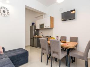 Apartment Apartmani Vesna Grebaštica by Interhome