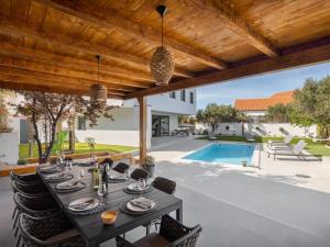 Holiday Home Villa Lumino by Interhome