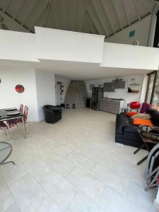 Finca la cruz, frente al embalse