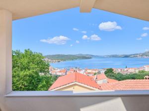 Apartment Wohnung Meri 2 in Okrug Gornji by Interhome