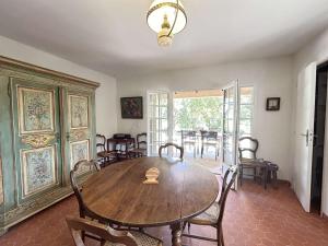 SM003-011 SAINTE MAXIME Villa indépendante proche centre ville à 600 de la plage