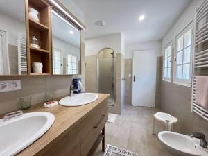 SM003-011 SAINTE MAXIME Villa indépendante proche centre ville à 600 de la plage