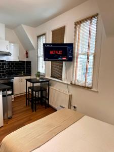 Central Euston Station Studio - 1 minute walk