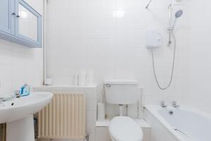 Incredibly Located 1BDR Hideaway in Soho