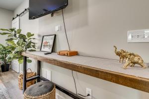 1 Mi to Beltline Access Quiet Getaway with Patio