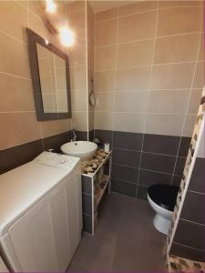 Le COLISEE Joli studio cabine Mt St Martin proche port Cap dAgde