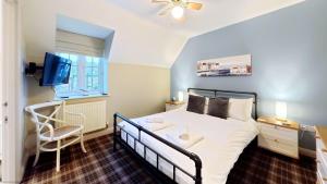 Seashells Cottage - Part of the The Bay Filey Holiday Village with pool, gym and direct beach access, pub, restaurant, tennis and meadows walks