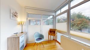 FeWo in direkter Strandlage mit eingeschränktem Meerblick, Villa Freia 09, Binz