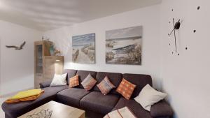 strandnahe FeWo mit Schwimmbad im Haus, Liebeskind 01, Binz