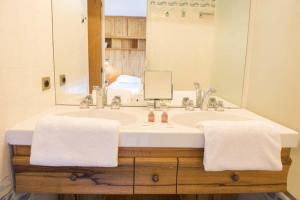 Charming Ski Apartment in Courchevel 1850