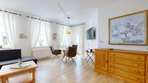 Villa Strandblick in Binz, FeWo direkt am Strand mit Balkon und seitlichem Meerblick