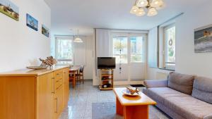 a cappella 01 im Binz, strandnahe FeWo mit Schwimmbad im Haus,