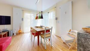 strandnahe FeWo mit 2 Schlafzimmern und Terrasse, Villa am Kurpark, Binz