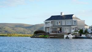 Herons Hideaway - live your truth in this waterfront flatlet on Thesen Island, Knysna