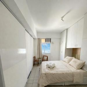 Apartamento com excelente localização, entre a Orla e o Salvador Shopping