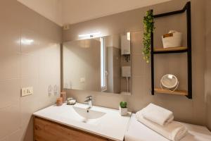 GuestHost - Bright Apartment in Sanremo Center