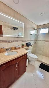 Vive Cartagena magica frente al mar y lago