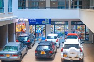 Cozy & Secure 1BR Near TRM Mall - Free Parking, Fast WiFi & Netflix