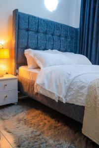 Cozy & Secure 1BR Near TRM Mall - Free Parking, Fast WiFi & Netflix