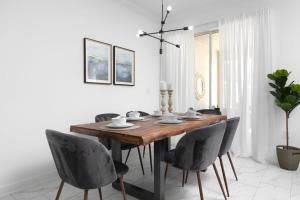 Disney Getaway Luxury Townhouse with Private Pool. Book Now CG905