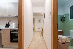 Quiet simple brand new luxury apartment by the sea