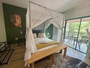 Kholiwe On Kruger Lodge & Safaris