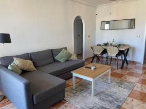 Renovated Top-Floor 2BR | Sunny Balcony & Golf