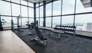 500m walking to CIQ I 2 day -20 Percent Offer I 7pax 2BR, Free Netflix and Viu ,1 carpark