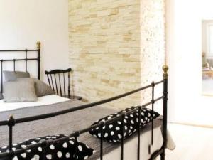 Holiday Home mit Wasserblick by Interhome