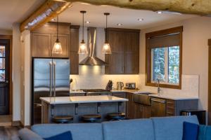 Snow Creek Cabin #502 by Fernie Central Reservations