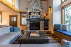 Snow Creek Cabin #502 by Fernie Central Reservations