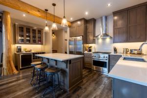 Snow Creek Cabin #502 by Fernie Central Reservations