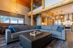 Snow Creek Cabin #502 by Fernie Central Reservations