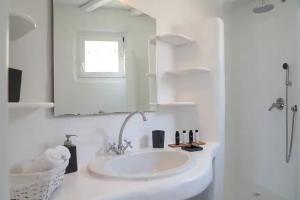 Paradise Estate Mykonos - Views, Party, Memories 2026