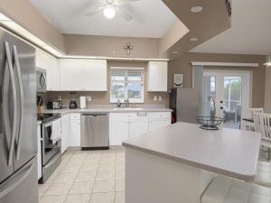 Holiday Home Villa Seabreeze - Gemütliches Familienhaus- direkt am Wasser by Interhome