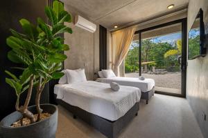 Nelblu Flamingo Suites