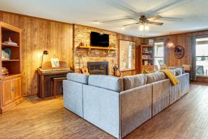 Music-Themed Family Home! 13 Mi to Dtwn Nashville