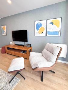 Luxury Albufeira Townhouse with Terraces, Pool & Views by Be Cherish