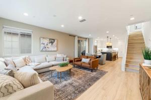 Contemporary Desert Home - Fire Pit & Loft