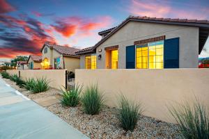 Contemporary Desert Home - Fire Pit & Loft