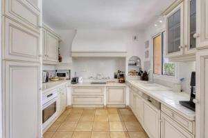 Villa Thymfalaise - Sea View, Calm, Beach, Tennis