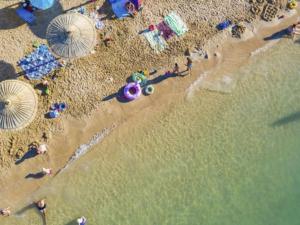 Holiday Home Strandhaus mit Pool in Meeresnähe by Interhome