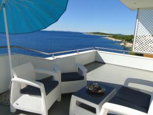 Apartment Wohnung Villa Perla 1 by Interhome